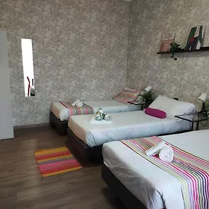 **** Aparthotel Bnbook La Red Italia
